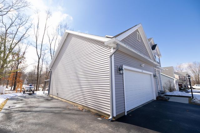 213 Park Ridge Drive, Niskayuna, NY 12309