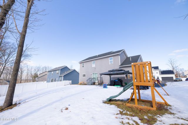 213 Park Ridge Drive, Niskayuna, NY 12309