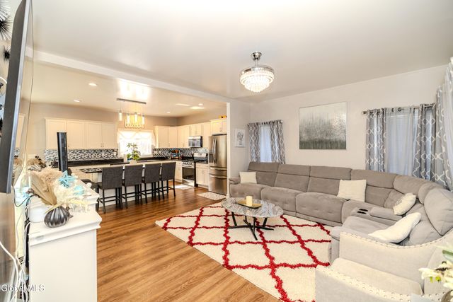 213 Park Ridge Drive, Niskayuna, NY 12309