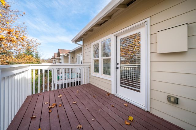 6038 Mid Drive Trail, Redding, CA 96003