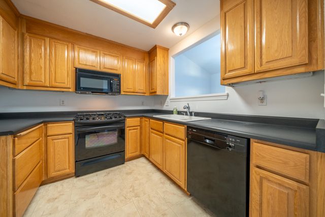 6038 Mid Drive Trail, Redding, CA 96003