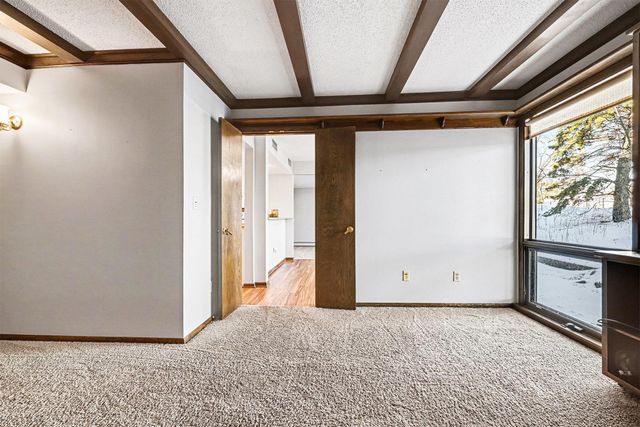 6085 Lincoln Drive 122, Edina, MN 55436