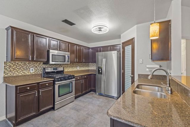 205 Vista Ridge Drive, Venus, TX 76084