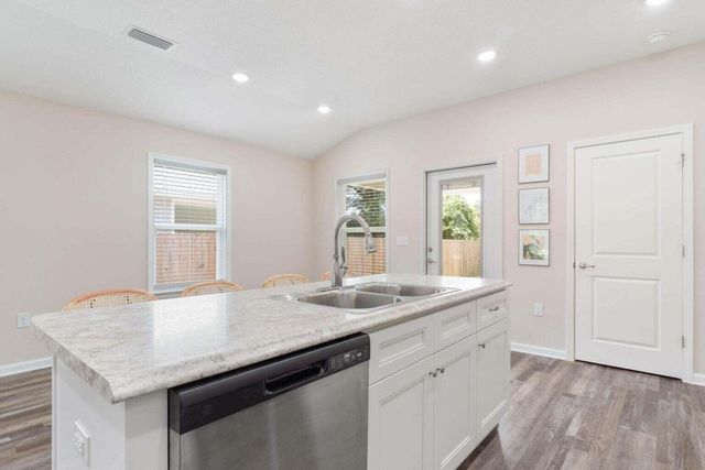 952 Mapoles Street, Crestview, FL 32536