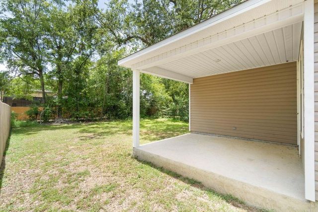 952 Mapoles Street, Crestview, FL 32536