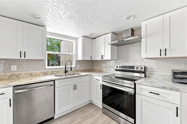 170 E DAVIS BOULEVARD, Tampa, FL 33606