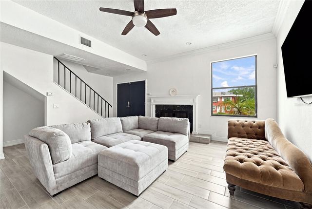 170 E DAVIS BOULEVARD, Tampa, FL 33606