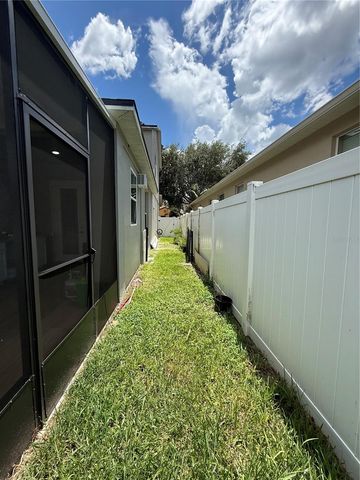 422 WESTCHESTER HILLS LANE, Valrico, FL 33594