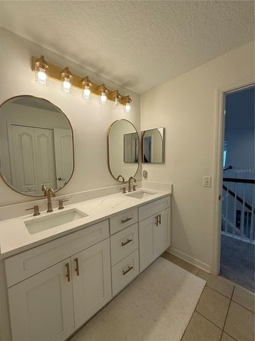 422 WESTCHESTER HILLS LANE, Valrico, FL 33594