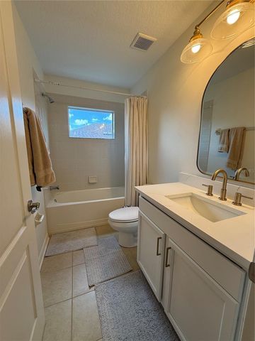422 WESTCHESTER HILLS LANE, Valrico, FL 33594