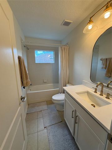 422 WESTCHESTER HILLS LANE, Valrico, FL 33594