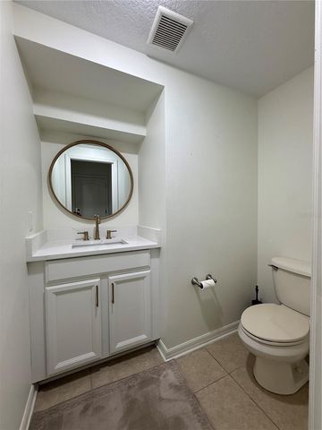 422 WESTCHESTER HILLS LANE, Valrico, FL 33594