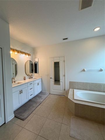 422 WESTCHESTER HILLS LANE, Valrico, FL 33594