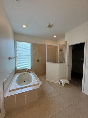 422 WESTCHESTER HILLS LANE, Valrico, FL 33594