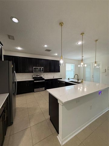 422 WESTCHESTER HILLS LANE, Valrico, FL 33594