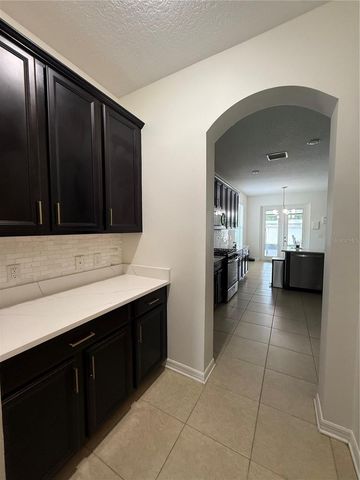 422 WESTCHESTER HILLS LANE, Valrico, FL 33594