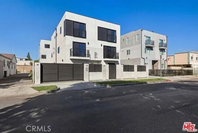 14165 Erwin Street A, Valley Glen, CA 91401
