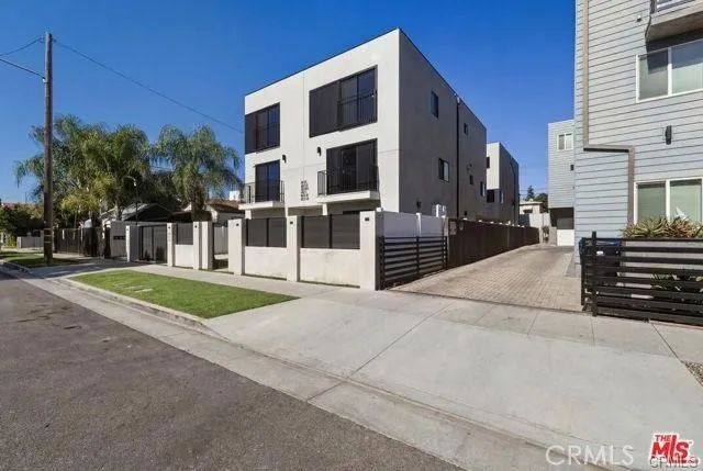 14165 Erwin Street A, Valley Glen, CA 91401