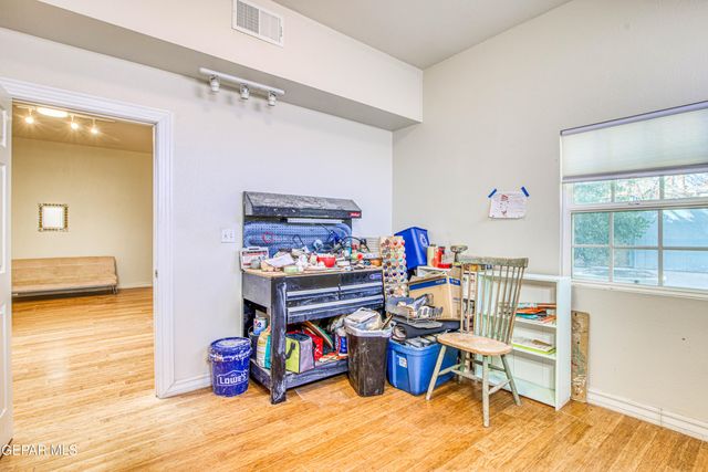 1003 Wyoming Avenue, El Paso, TX 79902
