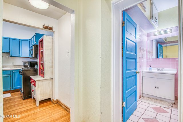 1003 Wyoming Avenue, El Paso, TX 79902