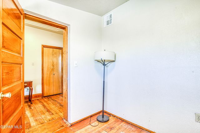 1003 Wyoming Avenue, El Paso, TX 79902