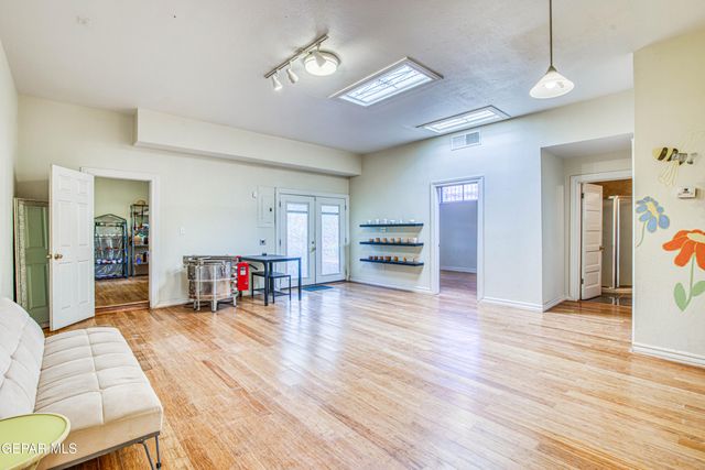 1003 Wyoming Avenue, El Paso, TX 79902