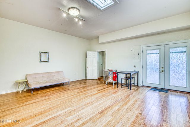 1003 Wyoming Avenue, El Paso, TX 79902