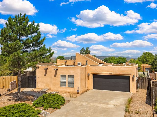 7516 Sagebrush Road, Santa Fe, NM 87507