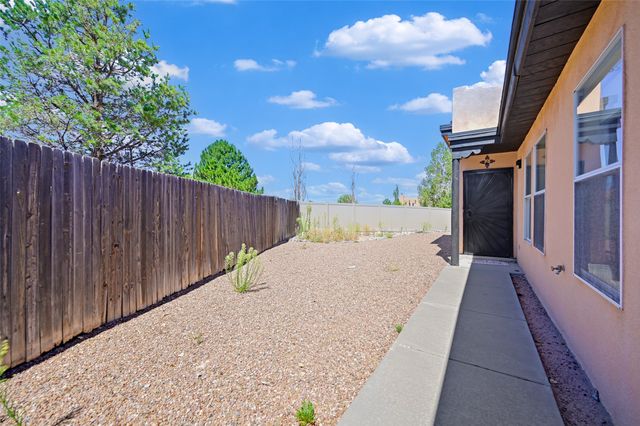 7516 Sagebrush Road, Santa Fe, NM 87507