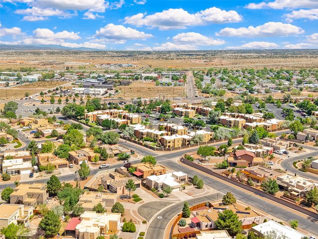 7516 Sagebrush Road, Santa Fe, NM 87507