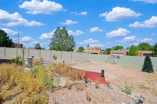 7516 Sagebrush Road, Santa Fe, NM 87507