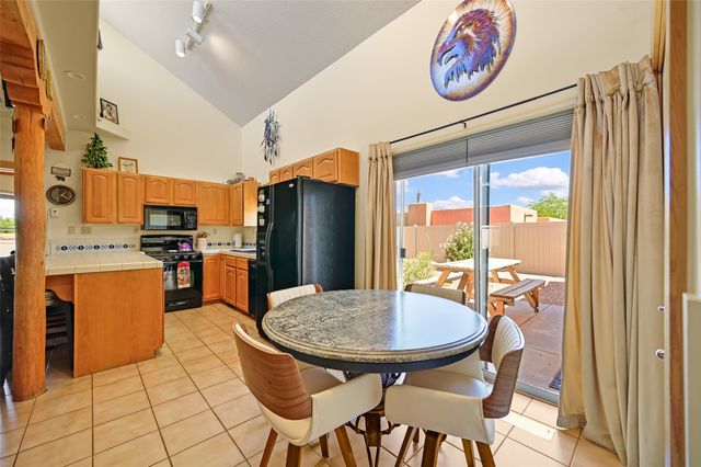 7516 Sagebrush Road, Santa Fe, NM 87507