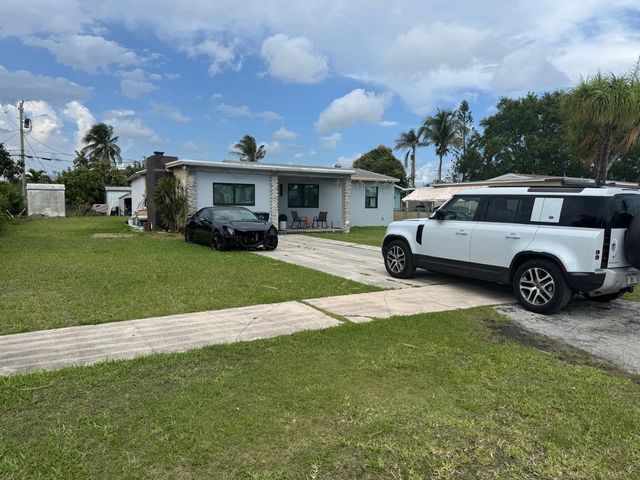 1561 NE 14th Street, Homestead, FL 33033