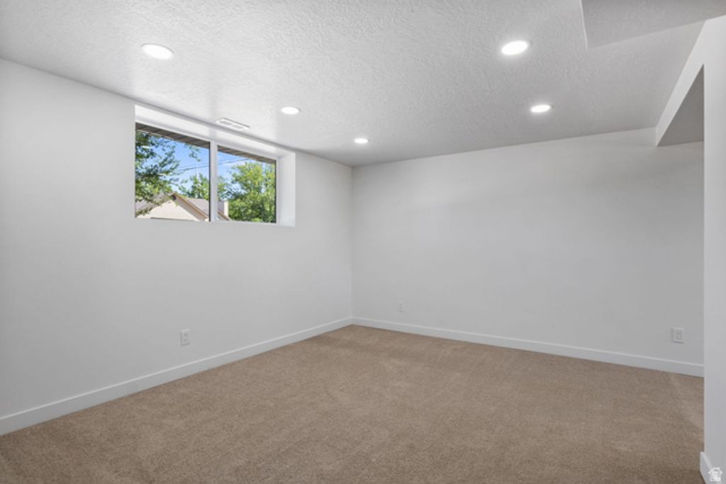 Image 21 of property listing at 3950 S 3485 W, West Valley City, UT 84119