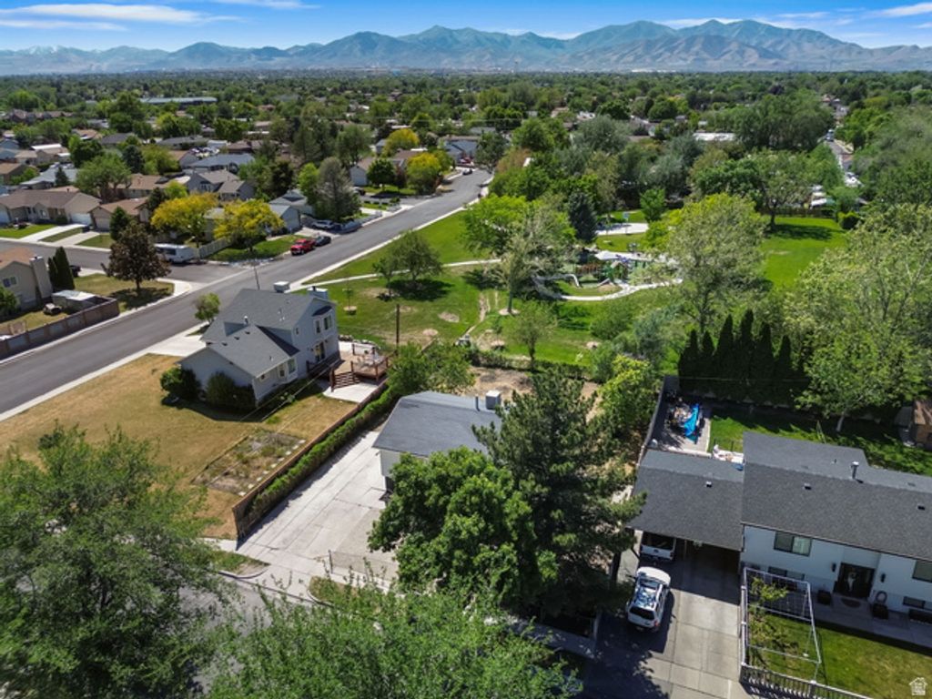 Image 28 of property listing at 3950 S 3485 W, West Valley City, UT 84119