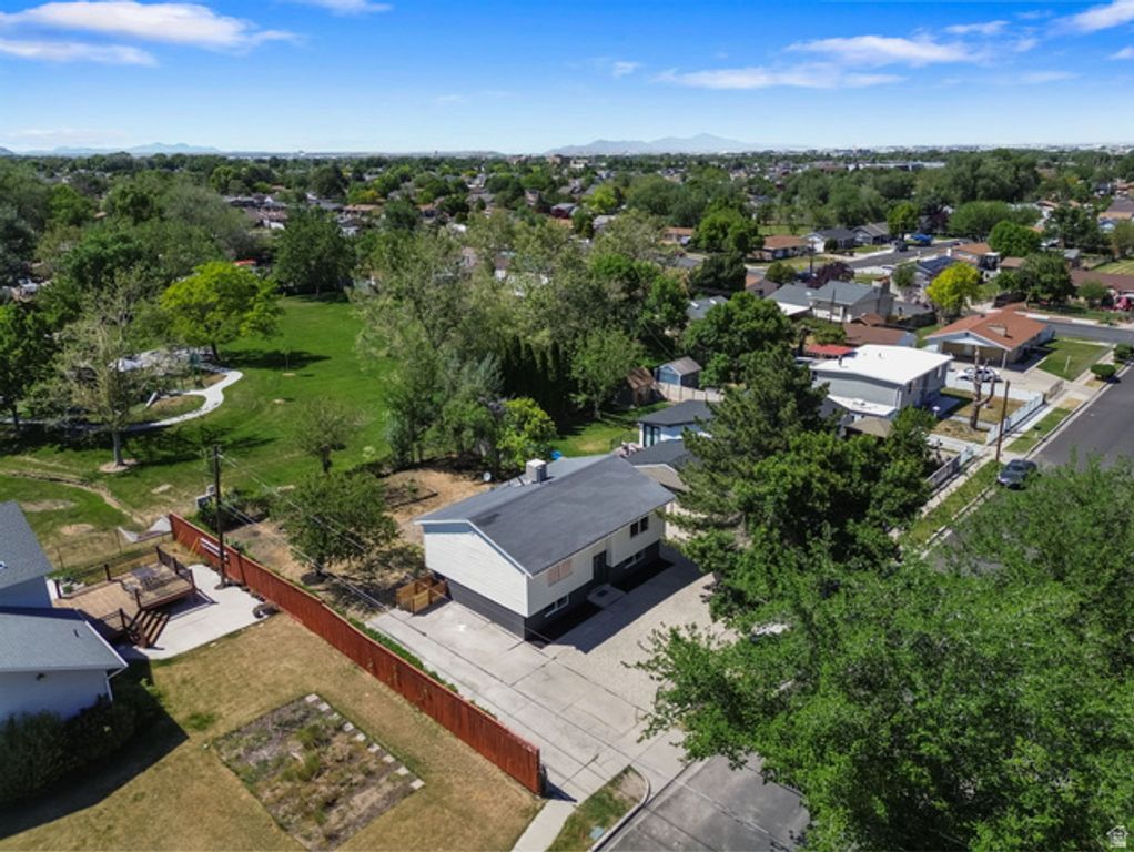 Image 29 of property listing at 3950 S 3485 W, West Valley City, UT 84119