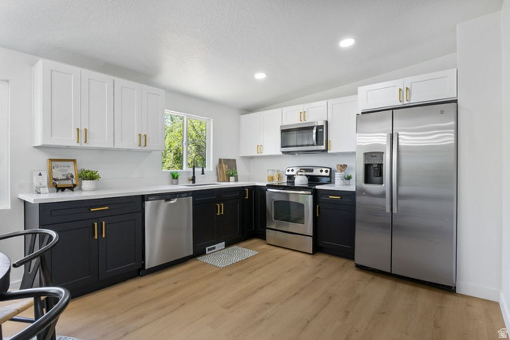 Image 9 of property listing at 3950 S 3485 W, West Valley City, UT 84119