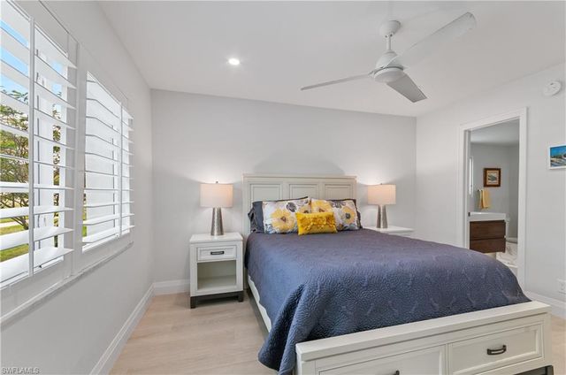 664 Broad AVE S J664, Naples, FL 34102