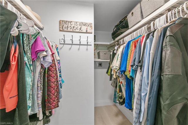 664 Broad AVE S J664, Naples, FL 34102