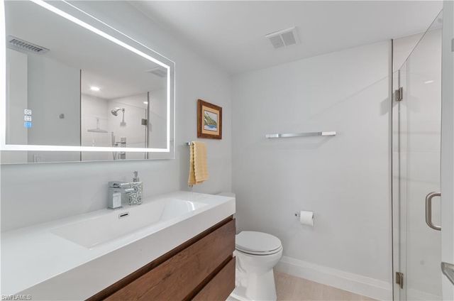 664 Broad AVE S J664, Naples, FL 34102