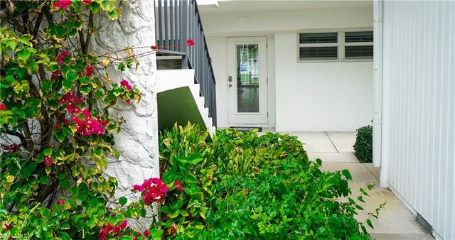 664 Broad AVE S J664, Naples, FL 34102