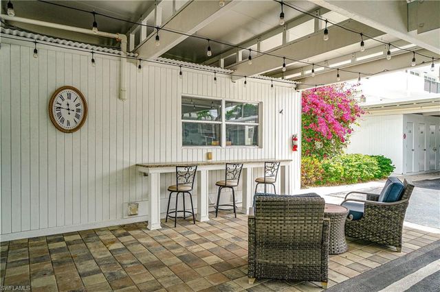 664 Broad AVE S J664, Naples, FL 34102