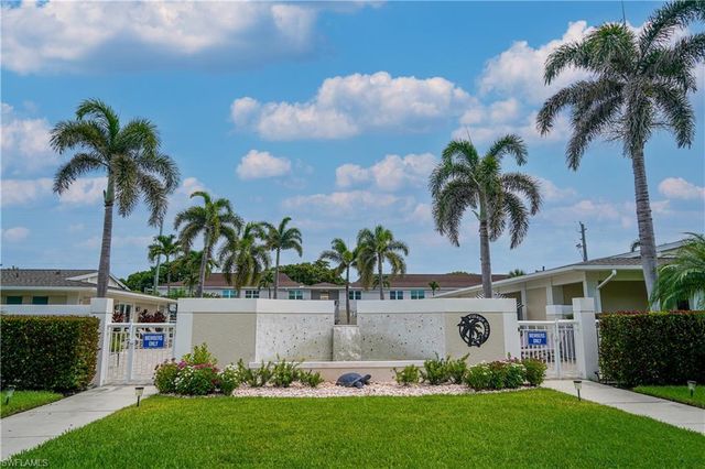 664 Broad AVE S J664, Naples, FL 34102