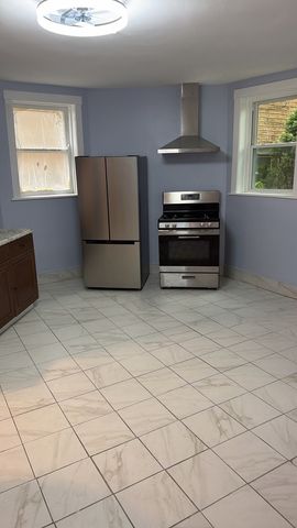 3936 W Cornelia Avenue G, Chicago, IL 60618