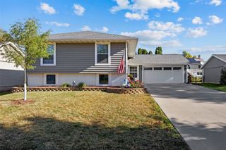 1708 Brookdale Lane NE, Cedar Rapids, IA 52402