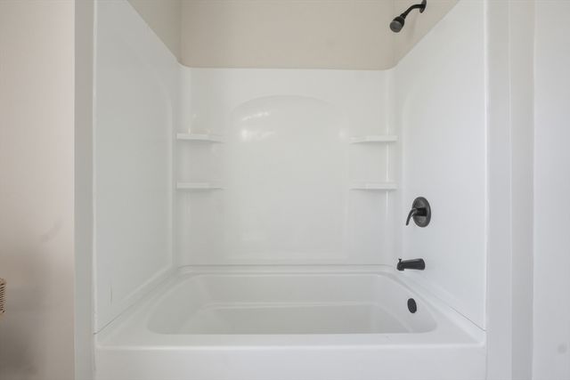 36 Central St, Auburn, MA 01501