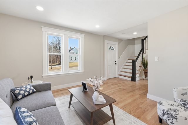 36 Central St, Auburn, MA 01501