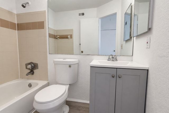 1956 LAKE ATRIUMS CIRCLE 144, Orlando, FL 32839