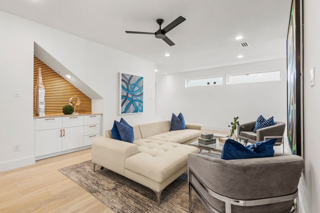 1432 Canada Drive, Dallas, TX 75212