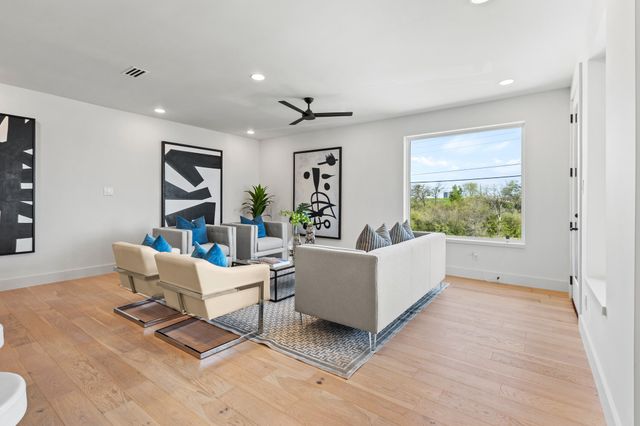 1432 Canada Drive, Dallas, TX 75212